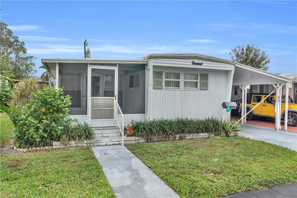 93 Enchanting Blvd E-93, Naples, FL 34112-23