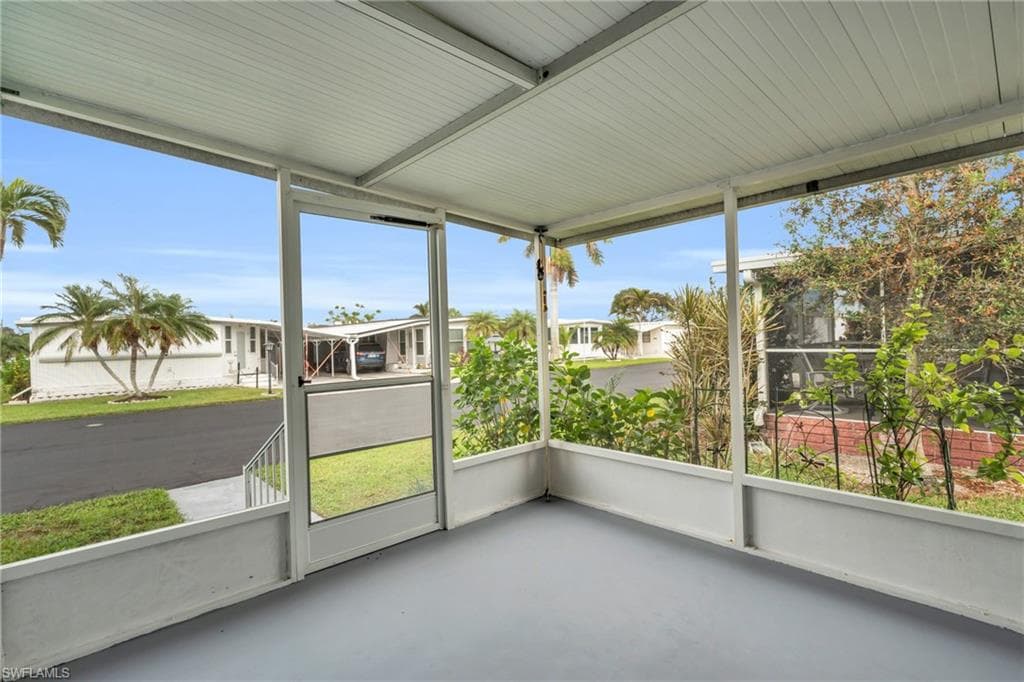 93 Enchanting Blvd E-93, Naples, FL 34112-32