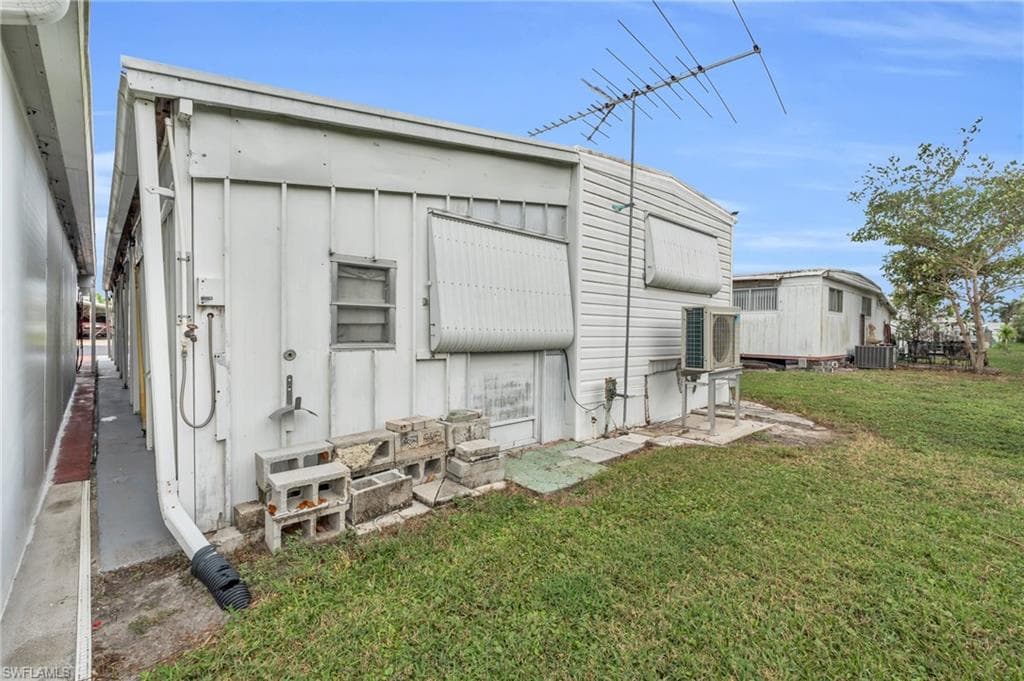 93 Enchanting Blvd E-93, Naples, FL 34112-33