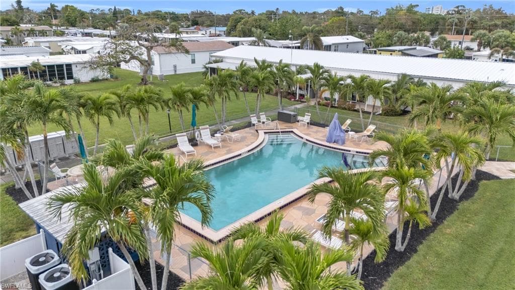 93 Enchanting Blvd E-93, Naples, FL 34112-34