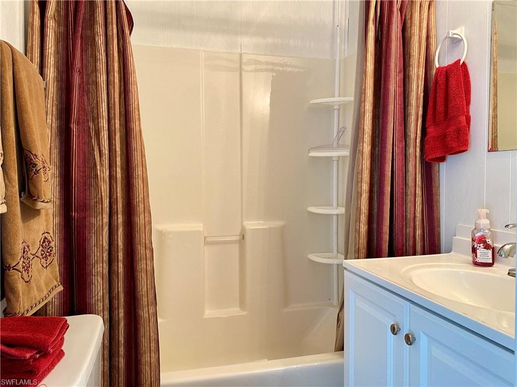 14 Pearl Dr 14p, Naples, FL 34114-10