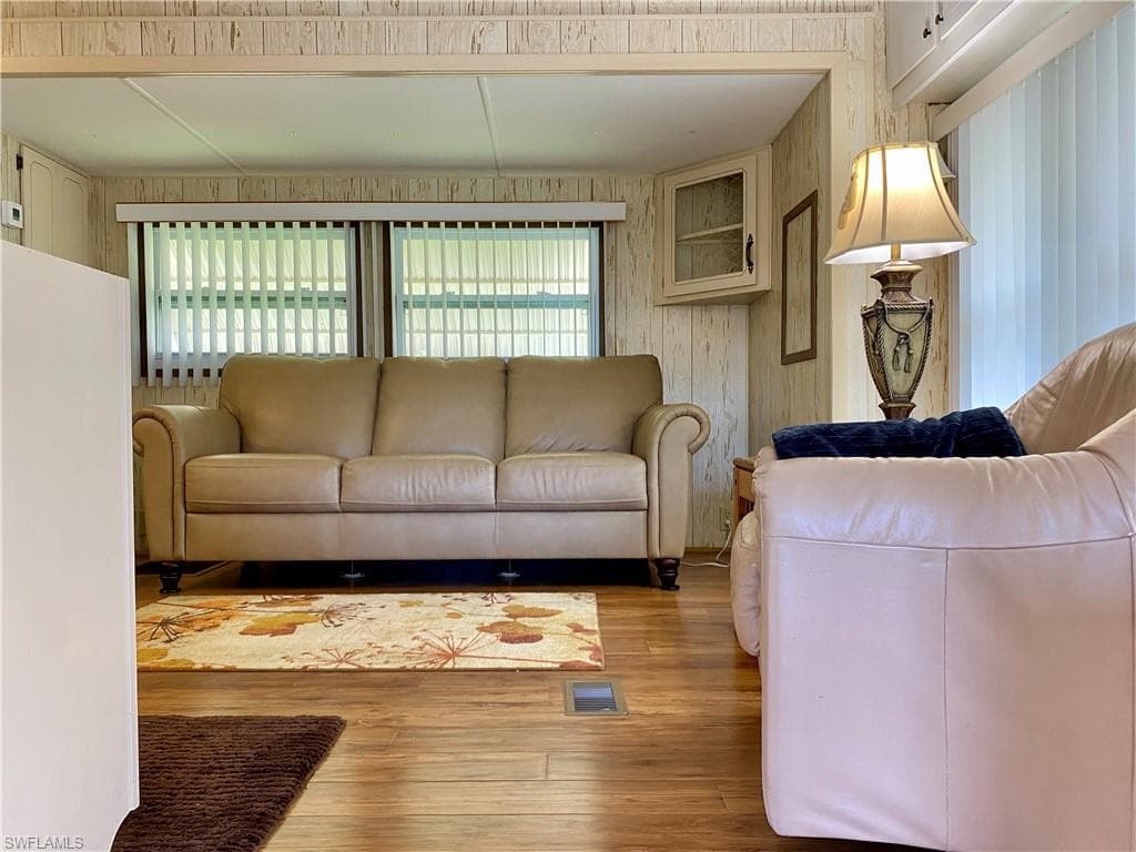 14 Pearl Dr 14p, Naples, FL 34114-12