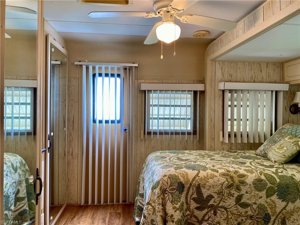 14 Pearl Dr 14p, Naples, FL 34114-18