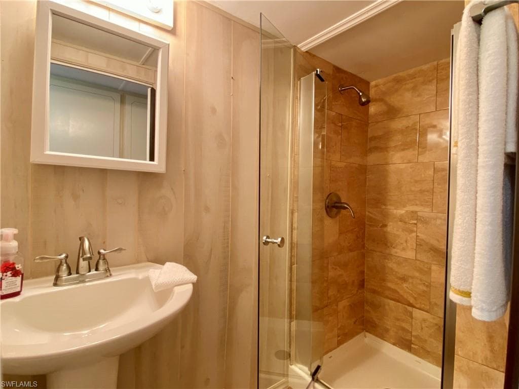 14 Pearl Dr 14p, Naples, FL 34114-19