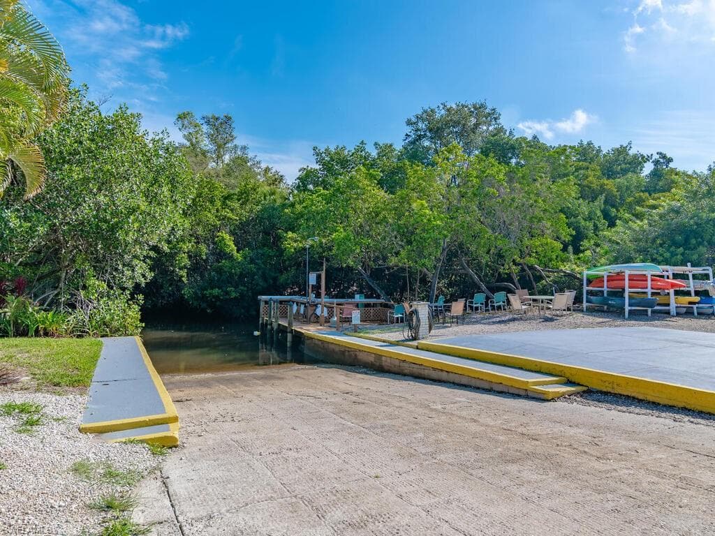 14 Pearl Dr 14p, Naples, FL 34114-22
