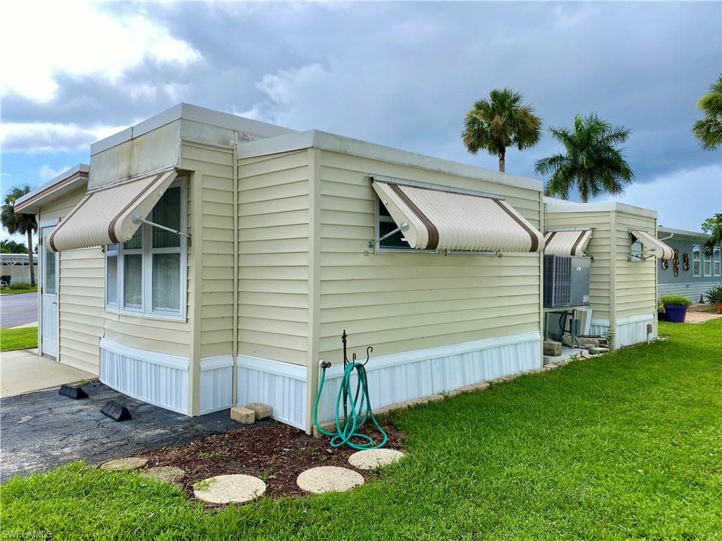14 Pearl Dr 14p, Naples, FL 34114-32