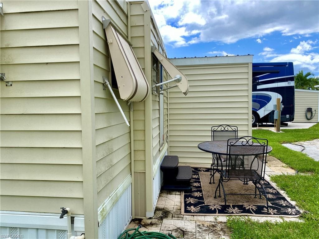 14 Pearl Dr 14p, Naples, FL 34114-34