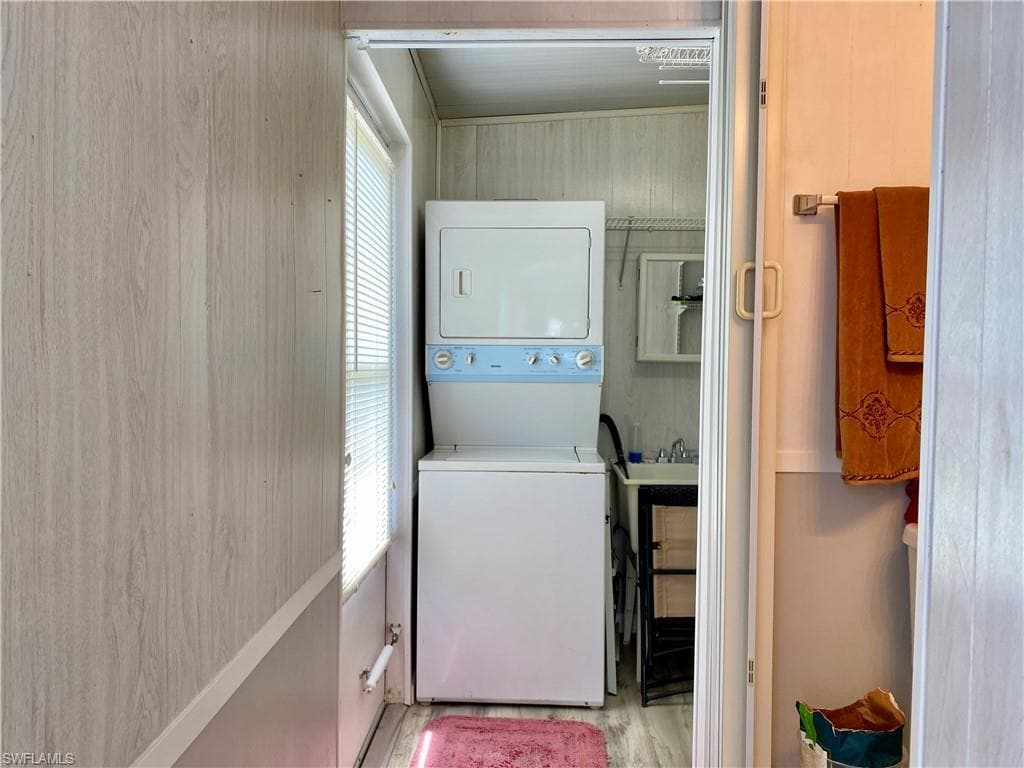14 Pearl Dr 14p, Naples, FL 34114-8