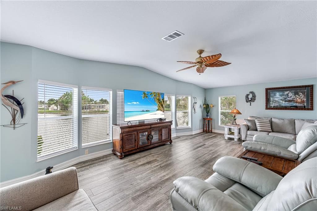 877 Cape Haze Ln, Naples, FL 34104-9