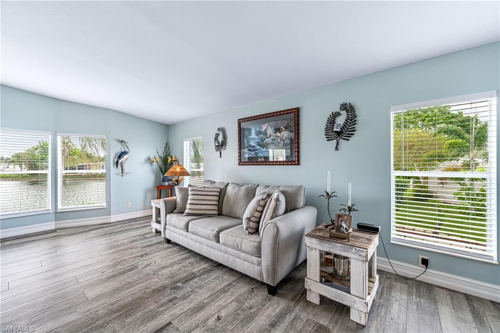 877 Cape Haze Ln, Naples, FL 34104-10