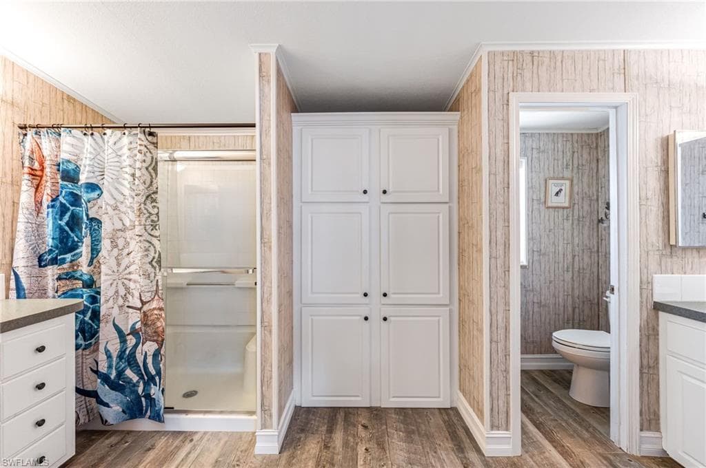 877 Cape Haze Ln, Naples, FL 34104-23