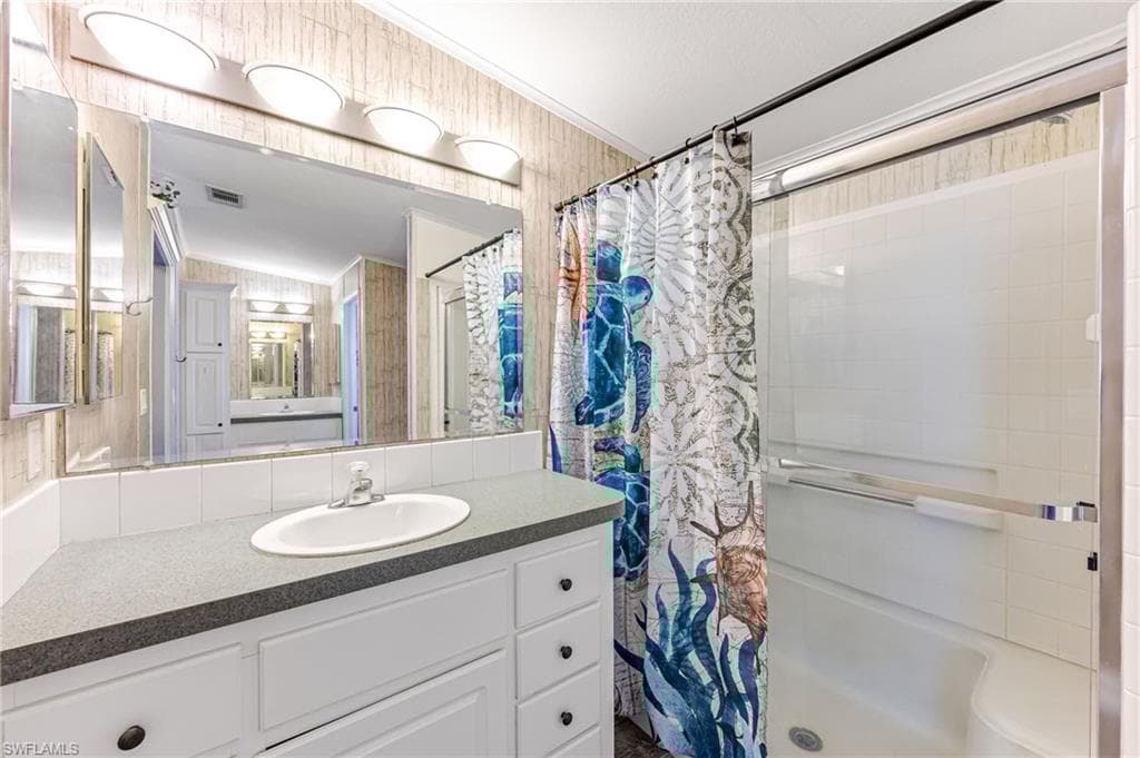 877 Cape Haze Ln, Naples, FL 34104-24