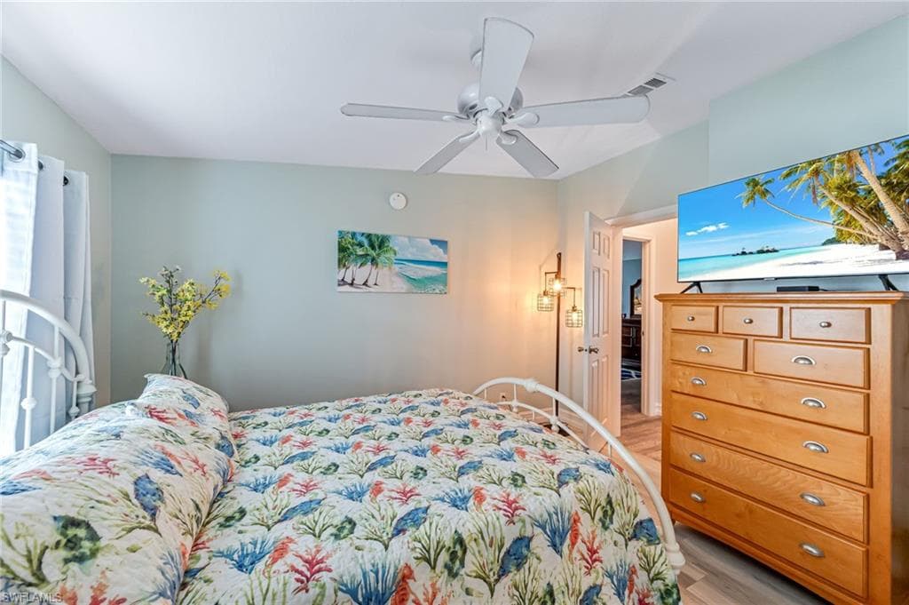 877 Cape Haze Ln, Naples, FL 34104-27
