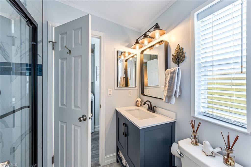 877 Cape Haze Ln, Naples, FL 34104-28