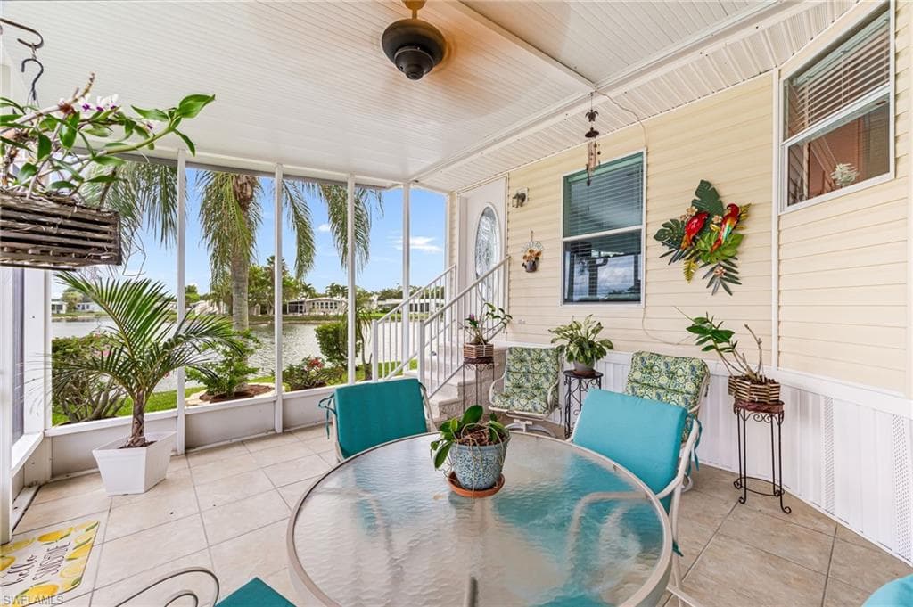 877 Cape Haze Ln, Naples, FL 34104-32