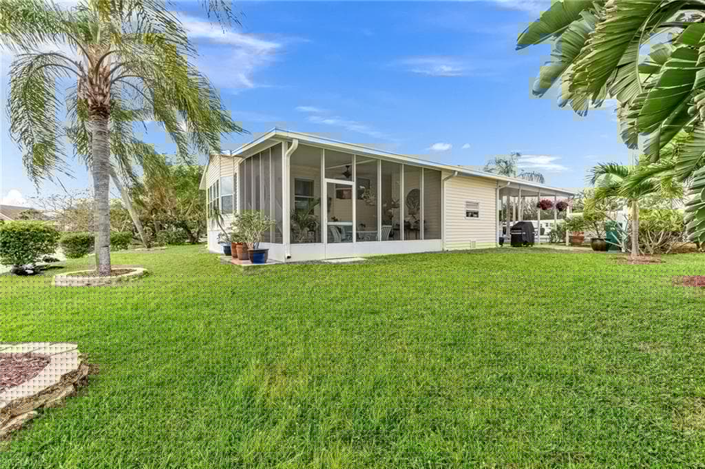 877 Cape Haze Ln, Naples, FL 34104-35