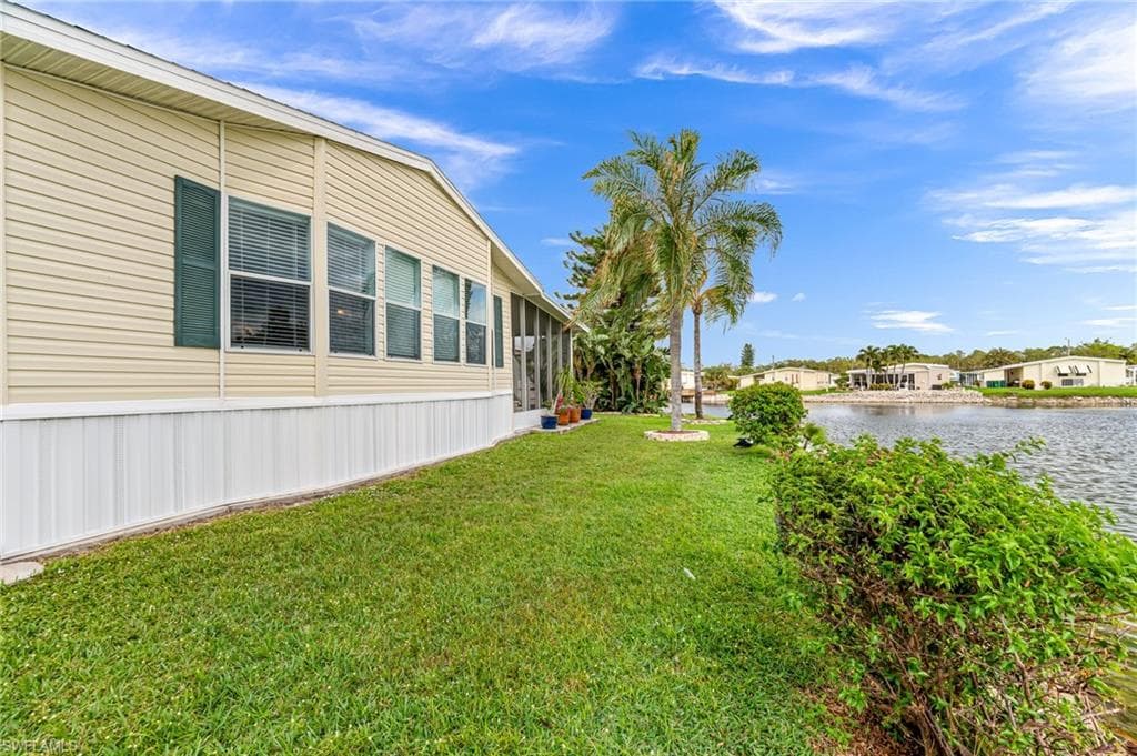 877 Cape Haze Ln, Naples, FL 34104-36