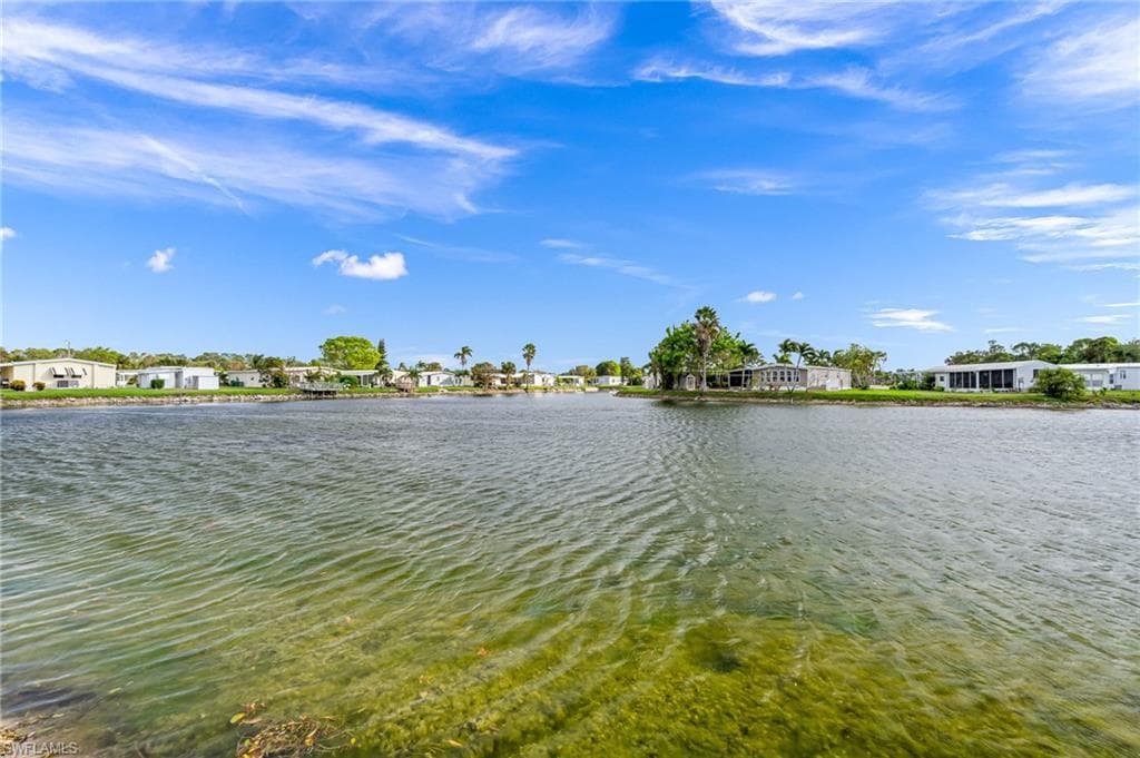 877 Cape Haze Ln, Naples, FL 34104-37