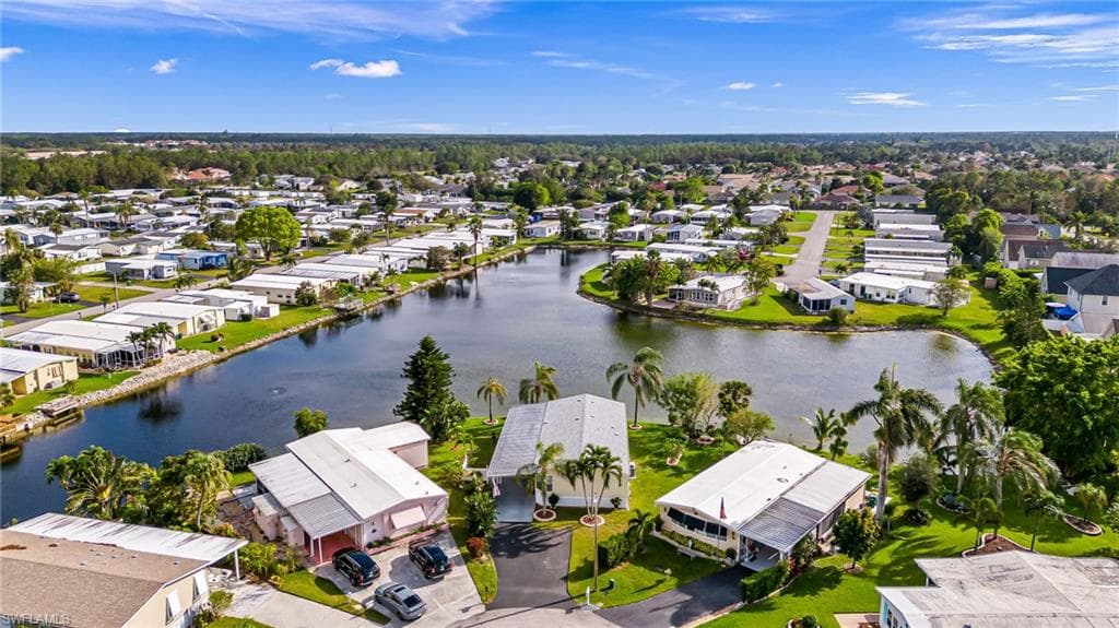 877 Cape Haze Ln, Naples, FL 34104-38