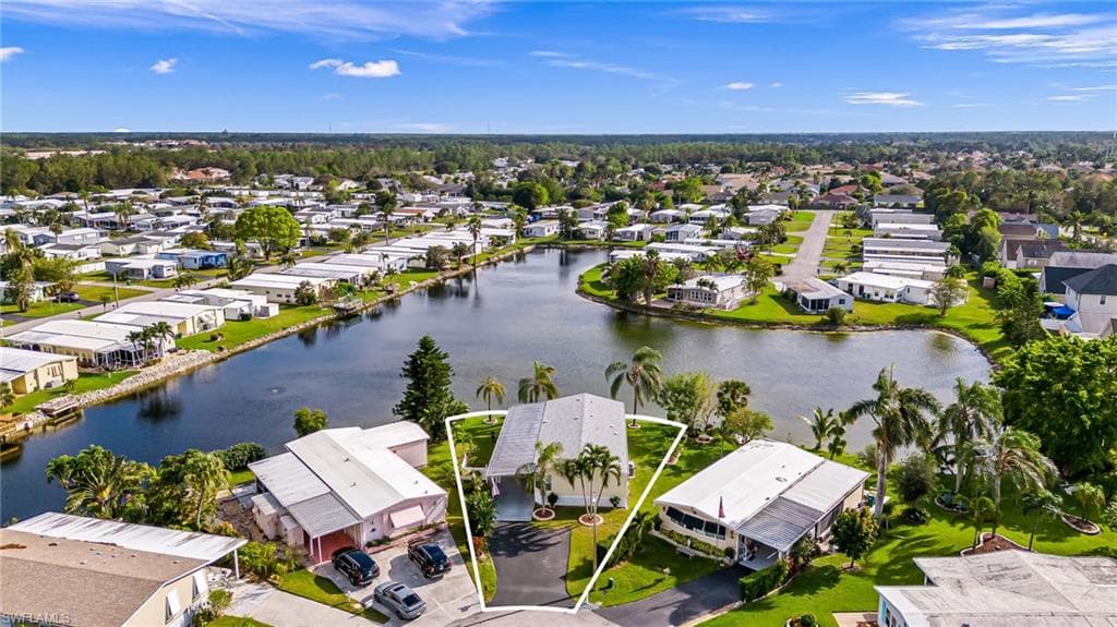 877 Cape Haze Ln, Naples, FL 34104-39