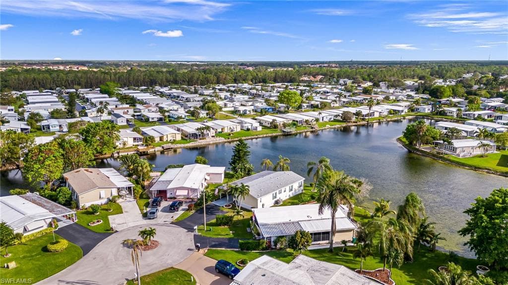 877 Cape Haze Ln, Naples, FL 34104-40