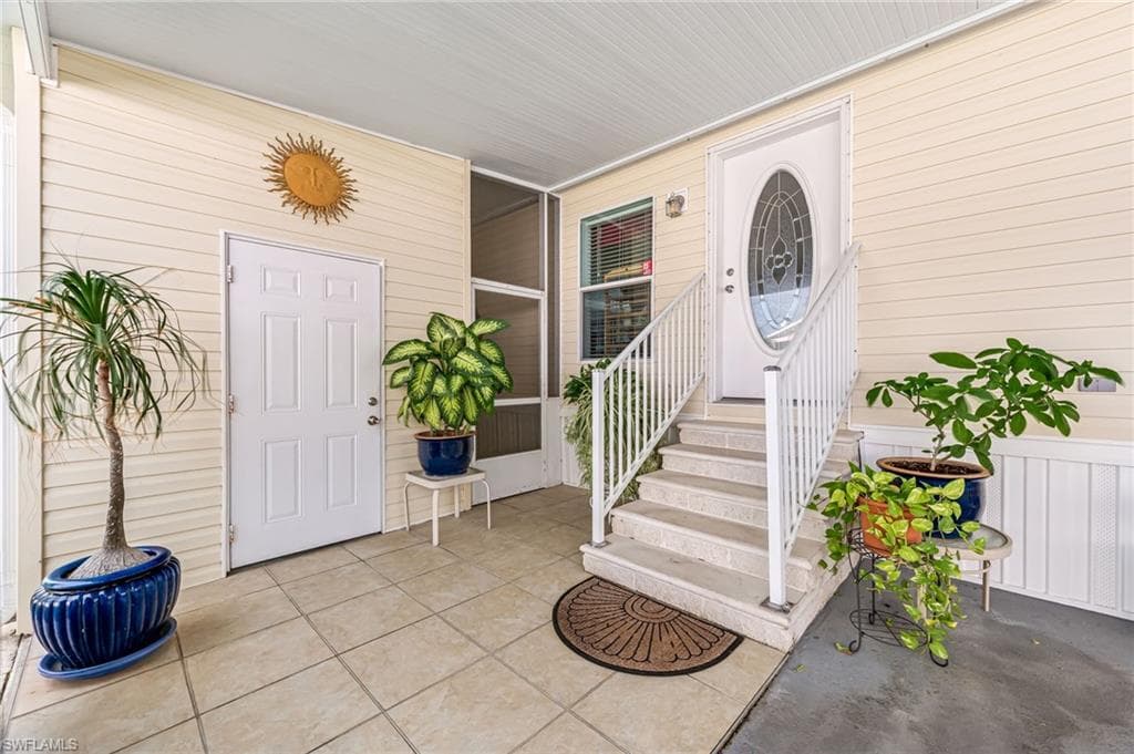 877 Cape Haze Ln, Naples, FL 34104-5