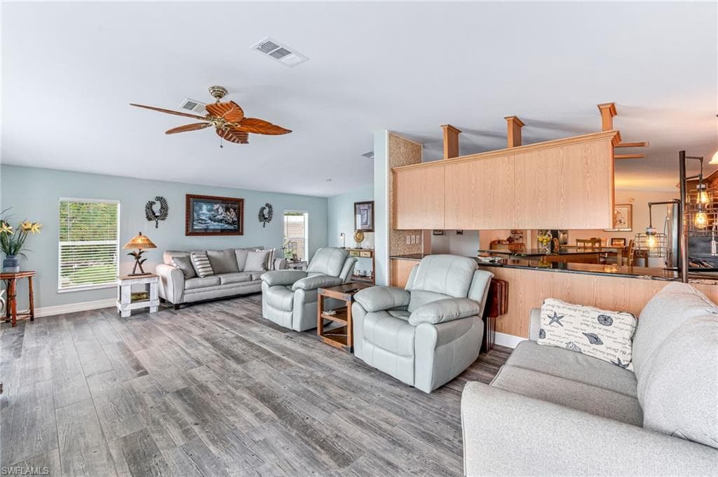 877 Cape Haze Ln, Naples, FL 34104-8