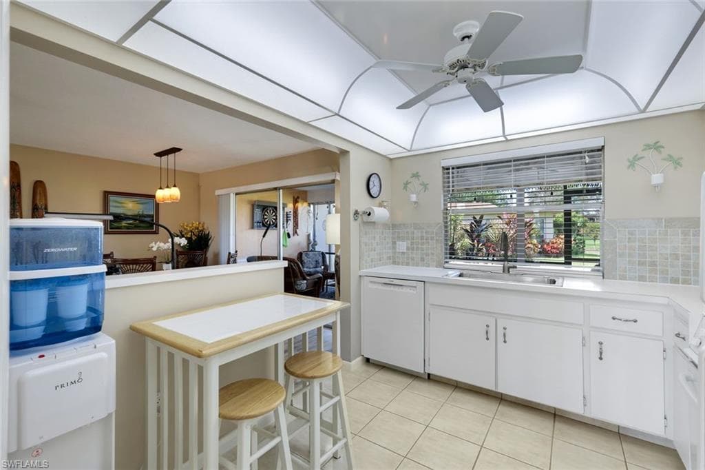 4120 Lakewood Blvd, Naples, FL 34112-11