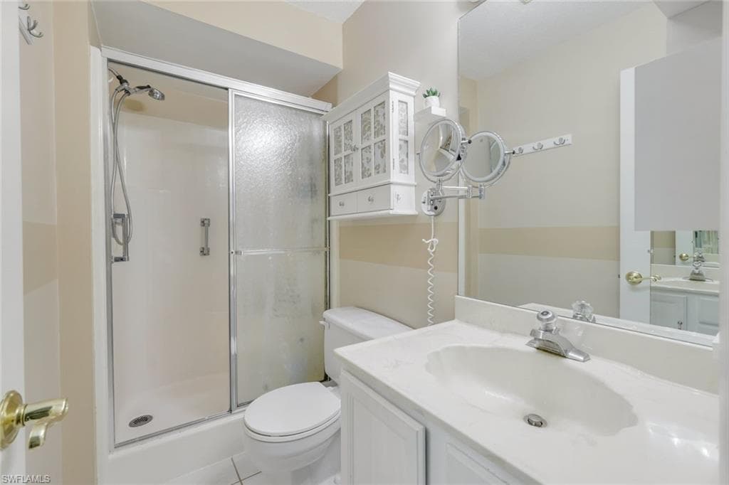 4120 Lakewood Blvd, Naples, FL 34112-16