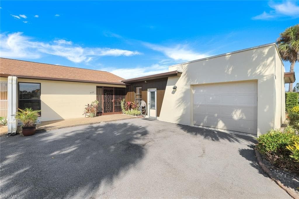 4120 Lakewood Blvd, Naples, FL 34112-20