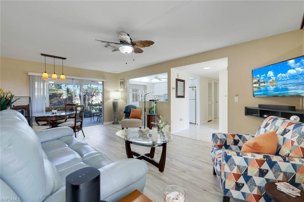 4120 Lakewood Blvd, Naples, FL 34112-5