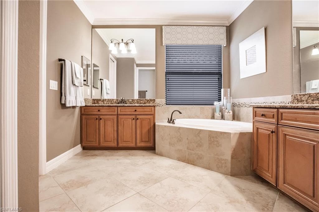 12541 Fenhurst Way, Naples, FL 34120-15