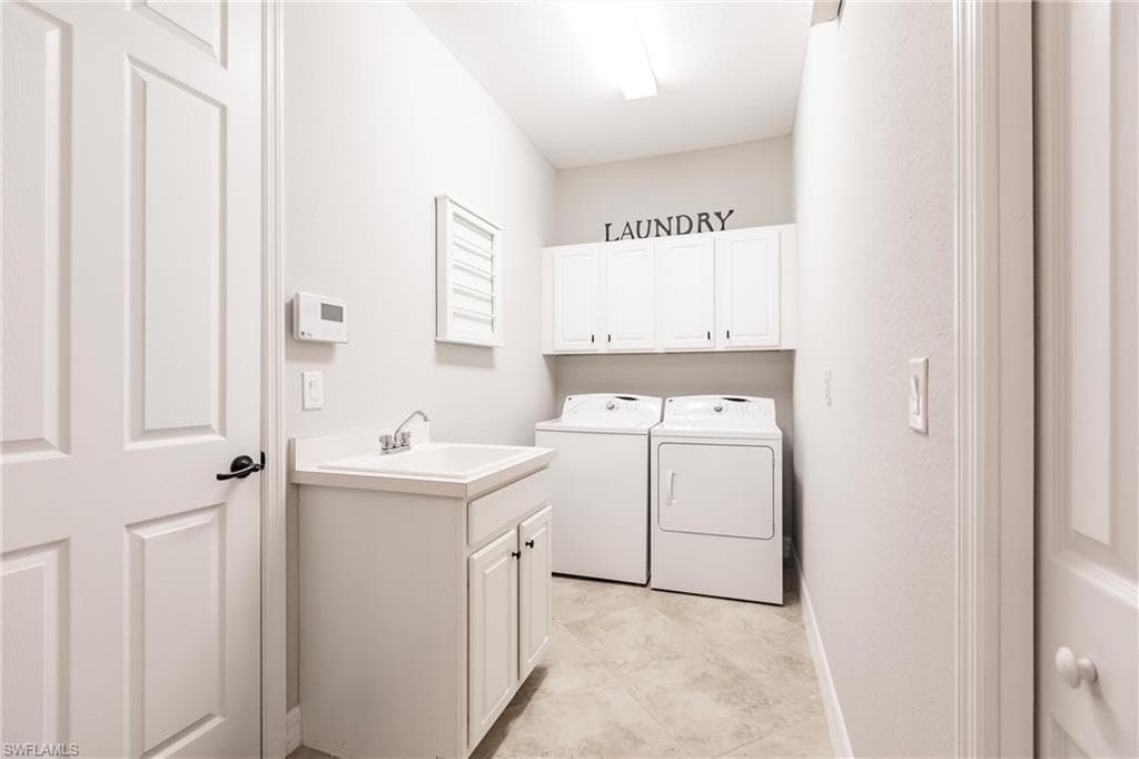 12541 Fenhurst Way, Naples, FL 34120-23