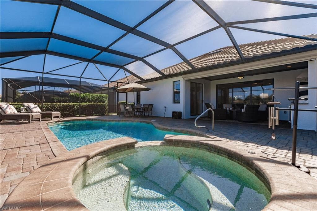 12541 Fenhurst Way, Naples, FL 34120-29