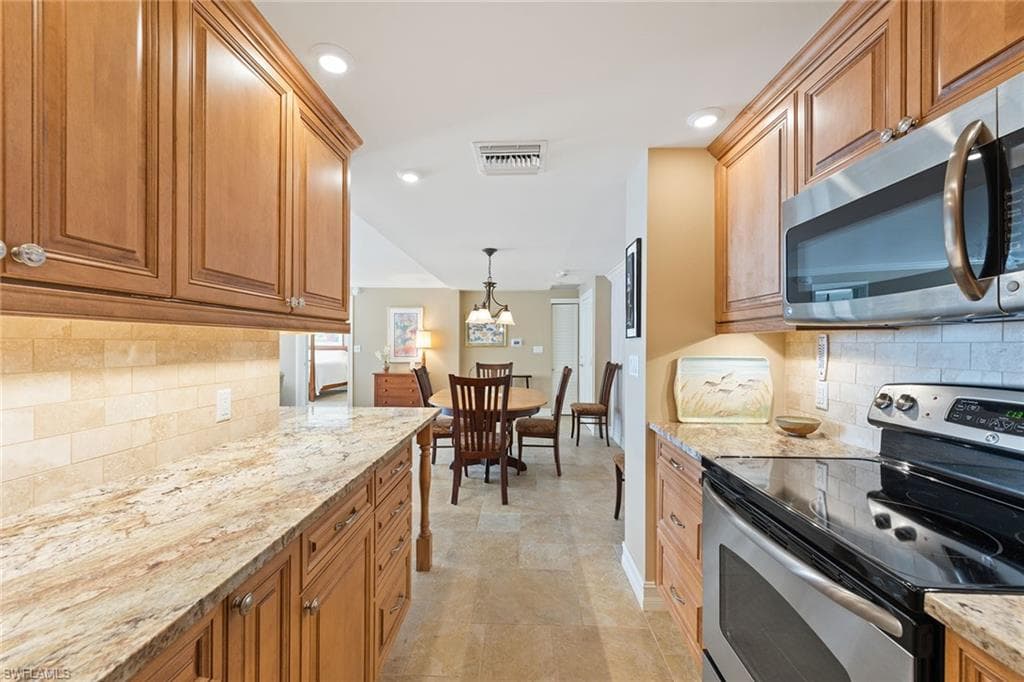 4005 Gulf Shore Blvd N 1004, Naples, FL 34103-12