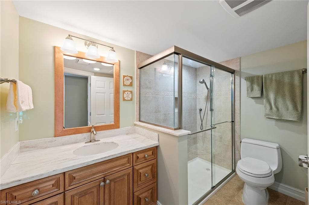 4005 Gulf Shore Blvd N 1004, Naples, FL 34103-18