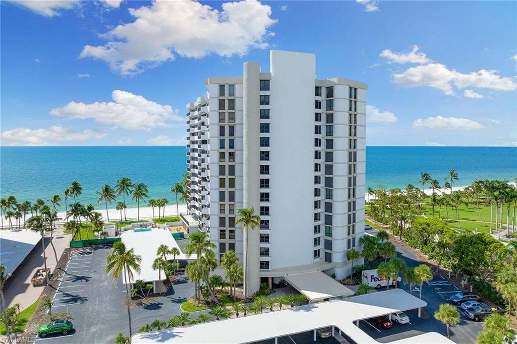 4005 Gulf Shore Blvd N 1004, Naples, FL 34103-3