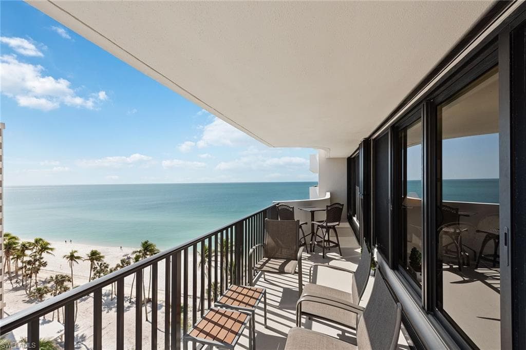 4005 Gulf Shore Blvd N 1004, Naples, FL 34103-5