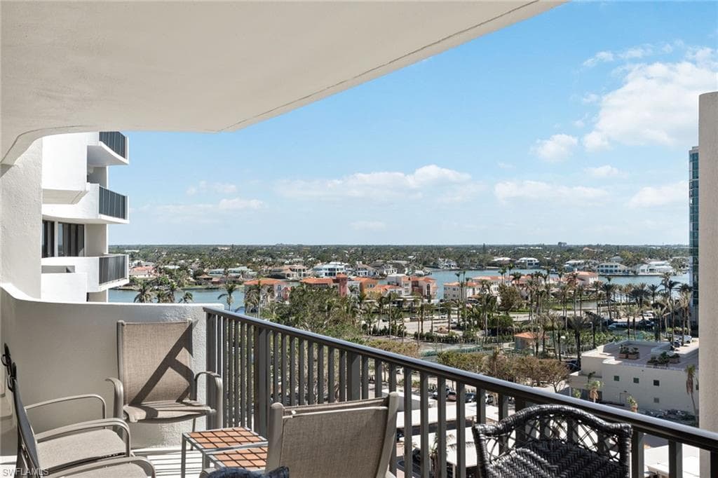 4005 Gulf Shore Blvd N 1004, Naples, FL 34103-7