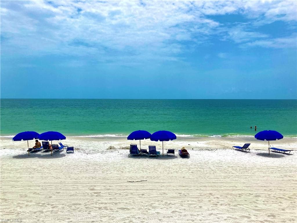 505 Via Veneto 8-201, Naples, FL 34108-20