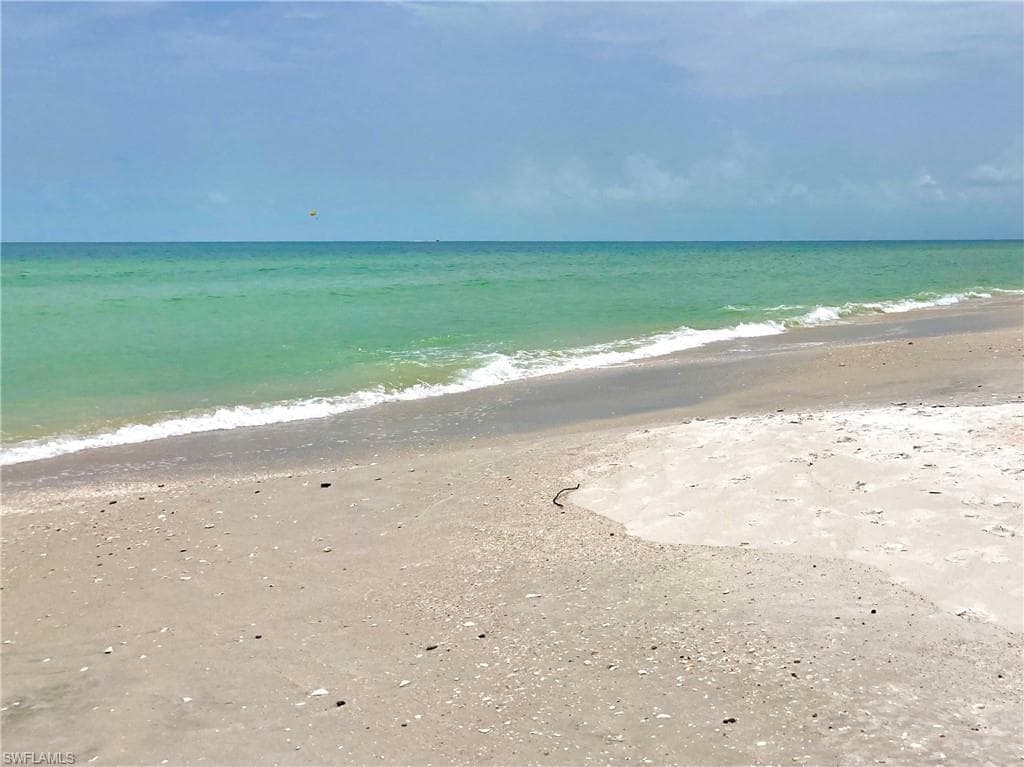 505 Via Veneto 8-201, Naples, FL 34108-23