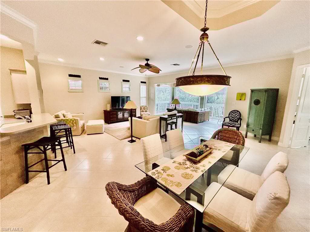 505 Via Veneto 8-201, Naples, FL 34108-6