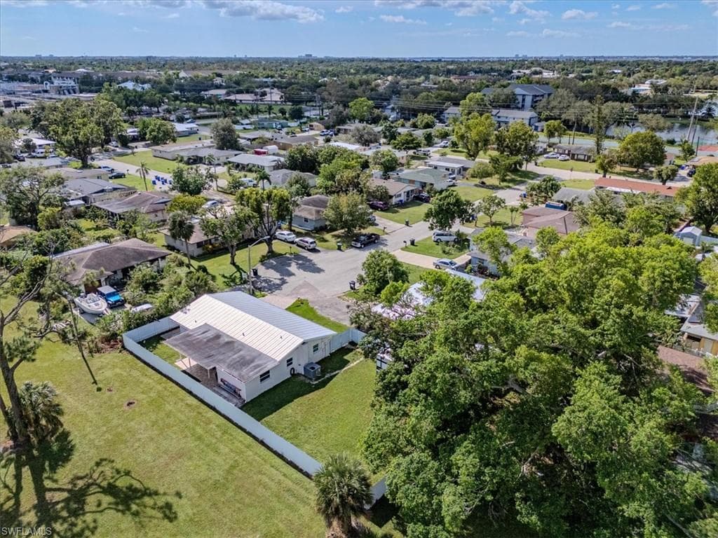 1671 Jamestown Ct, Fort Myers, FL 33907-29