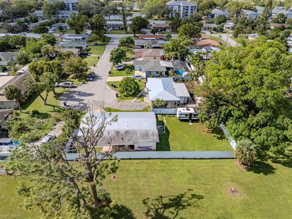 1671 Jamestown Ct, Fort Myers, FL 33907-32