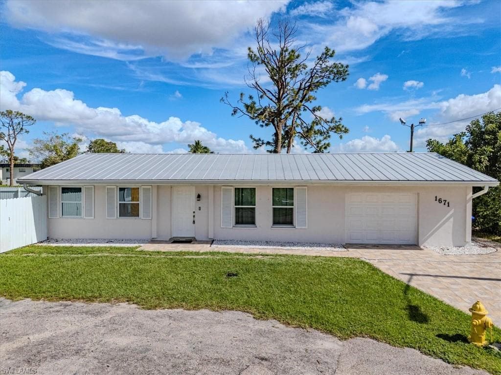 1671 Jamestown Ct, Fort Myers, FL 33907-34