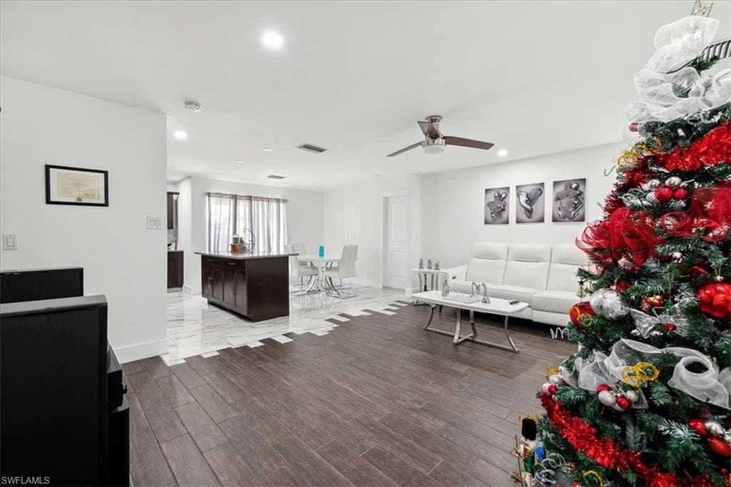 1671 Jamestown Ct, Fort Myers, FL 33907-5