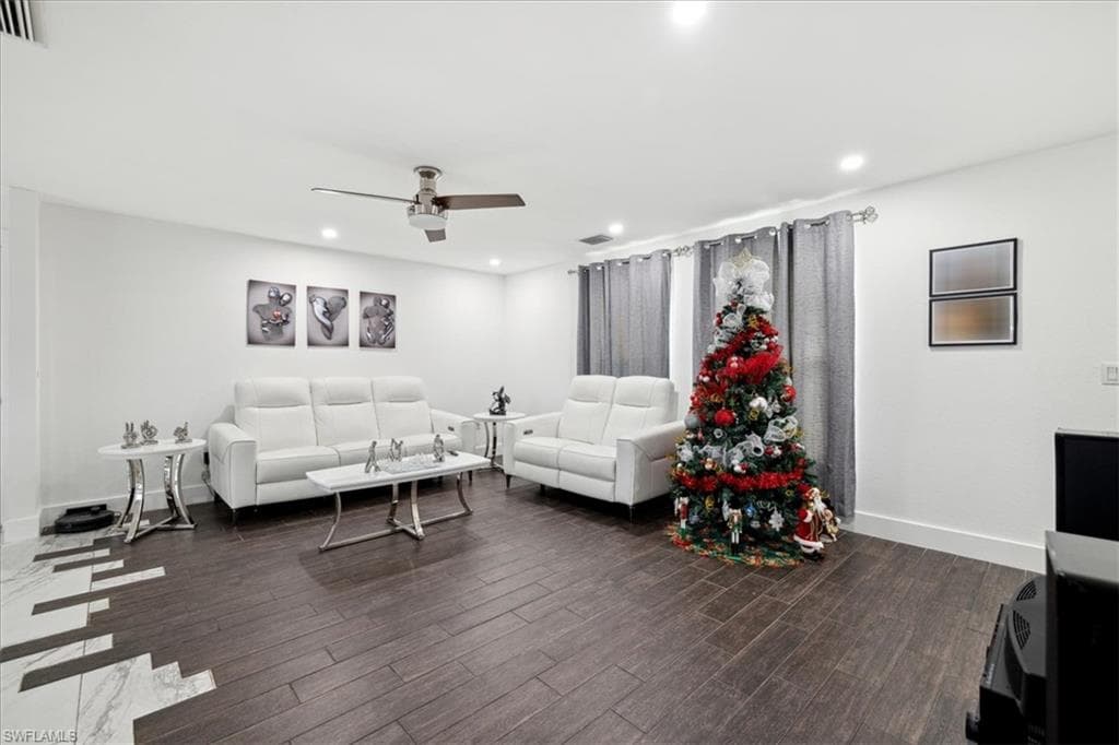 1671 Jamestown Ct, Fort Myers, FL 33907-6