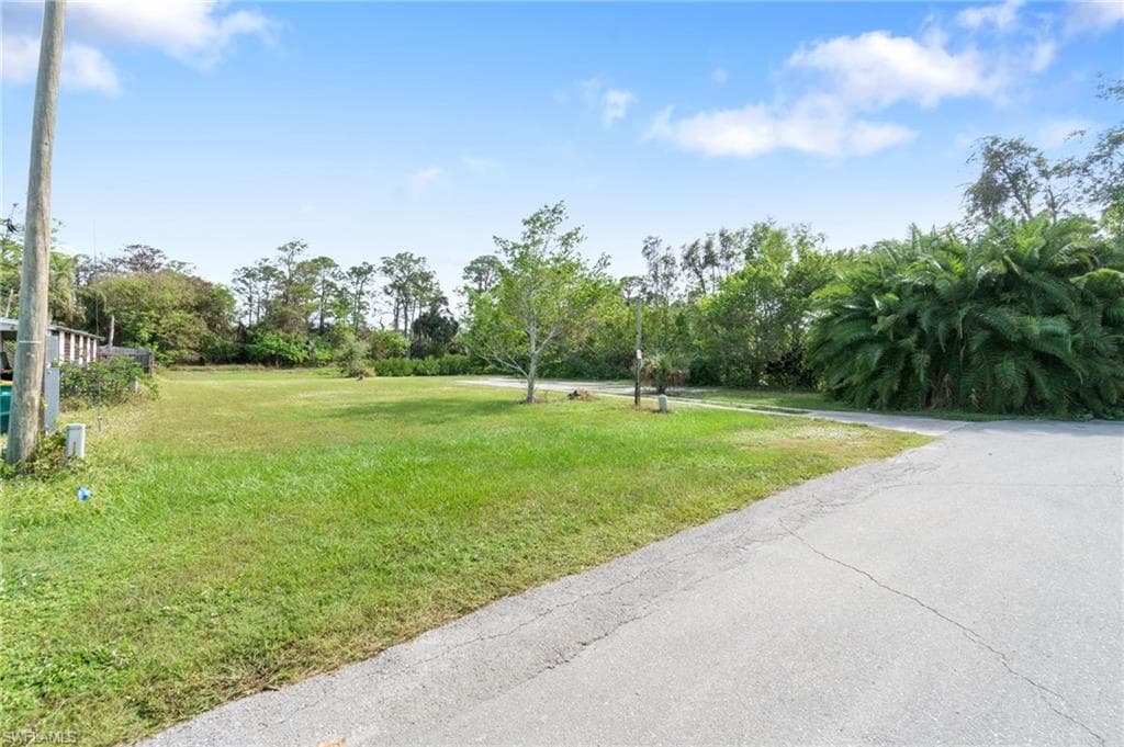 4091 Harvest Ct, Naples, FL 34112-8