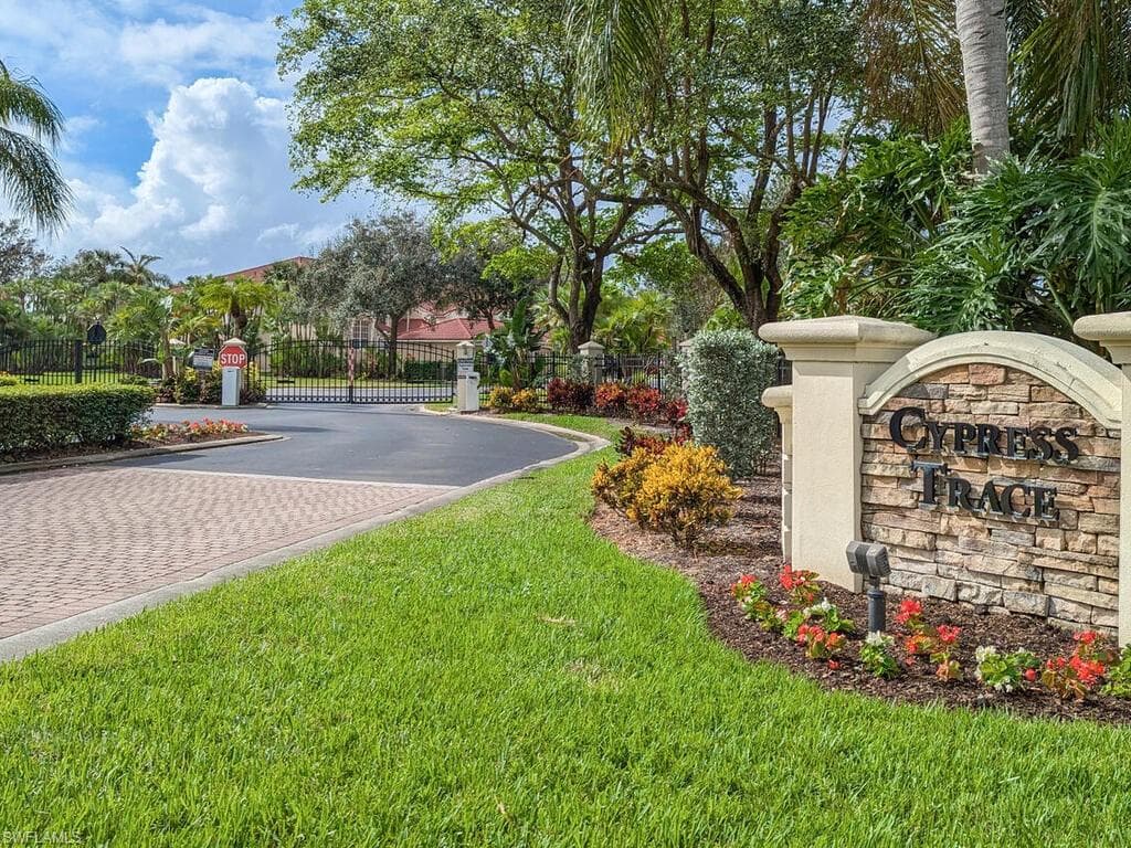 2865 Cypress Trace Cir 7-203, Naples, FL 34119-19