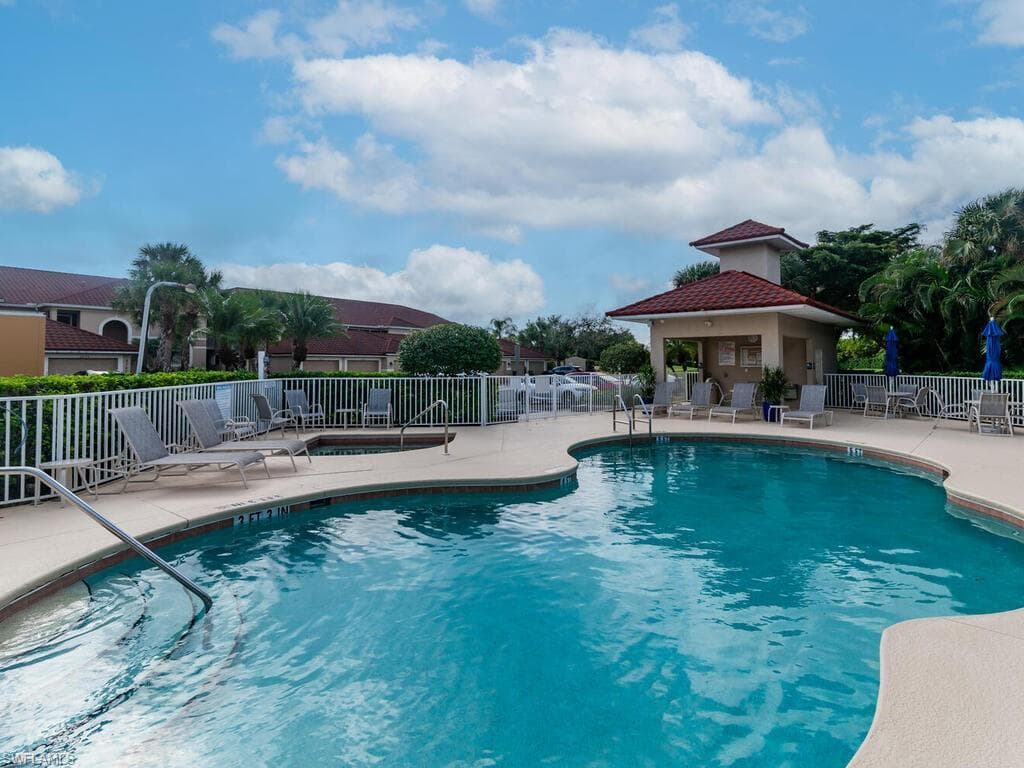 2865 Cypress Trace Cir 7-203, Naples, FL 34119-20